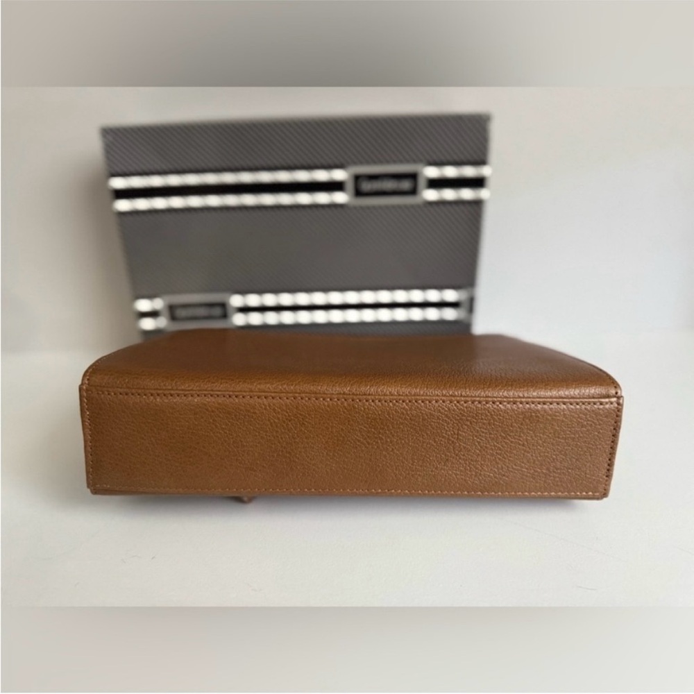 ❌SOLD❌GIANNI VERSACE Deadstock Vintage Warm
Brown Leather Zip Clutch Wristlet - Picture 10 of 11